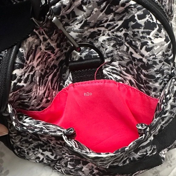 LuluLemon Black and White Patterned Duffel Bag, gym - Picture 10 of 16